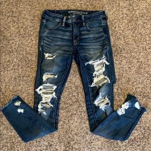 American Eagle distressed jegging crops